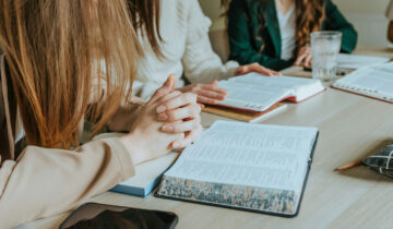 Creating a Faith-Focused Book Club: How to Build Community Around God’s Word